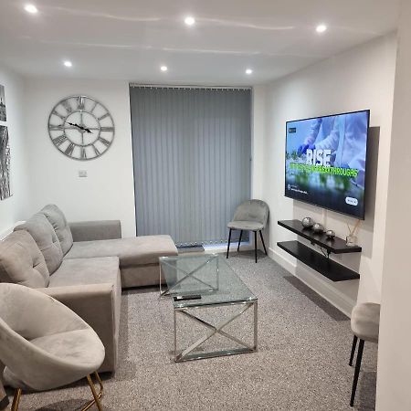 Classic 2 Bed Apartment In Oldkent Road Londen Buitenkant foto