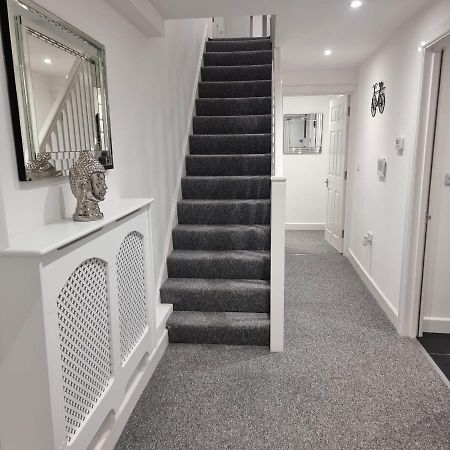 Classic 2 Bed Apartment In Oldkent Road Londen Buitenkant foto