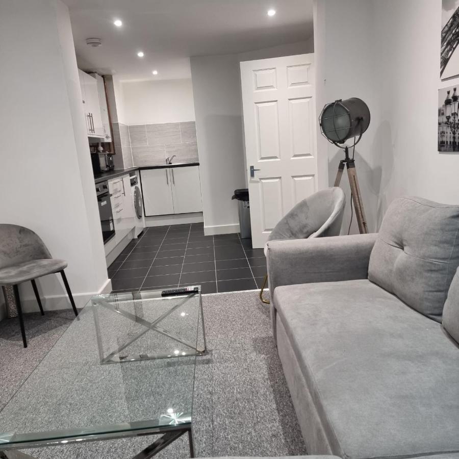 Classic 2 Bed Apartment In Oldkent Road Londen Buitenkant foto