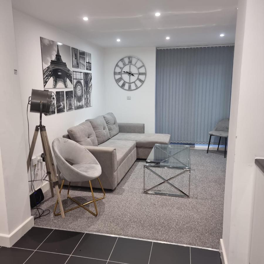 Classic 2 Bed Apartment In Oldkent Road Londen Buitenkant foto