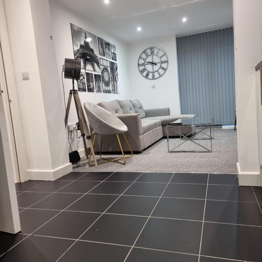 Classic 2 Bed Apartment In Oldkent Road Londen Buitenkant foto