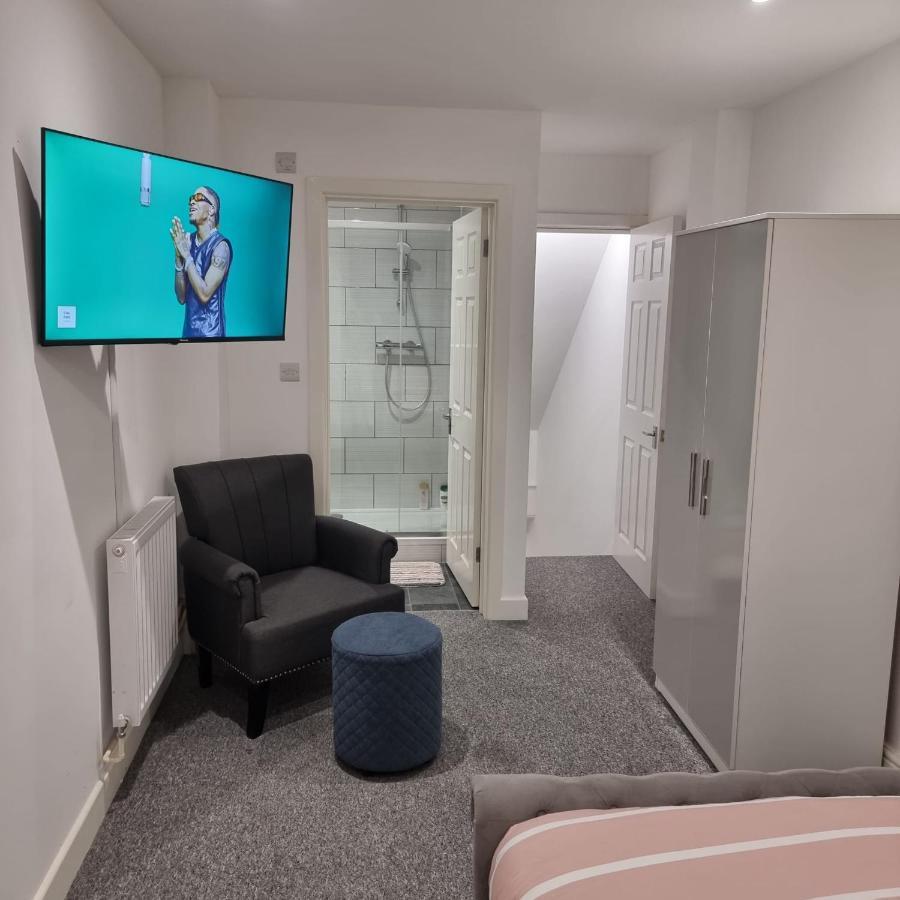 Classic 2 Bed Apartment In Oldkent Road Londen Buitenkant foto