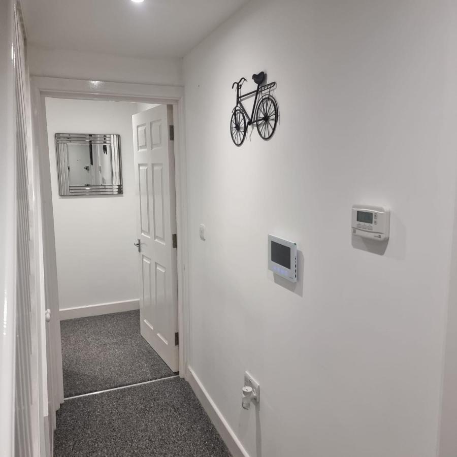 Classic 2 Bed Apartment In Oldkent Road Londen Buitenkant foto