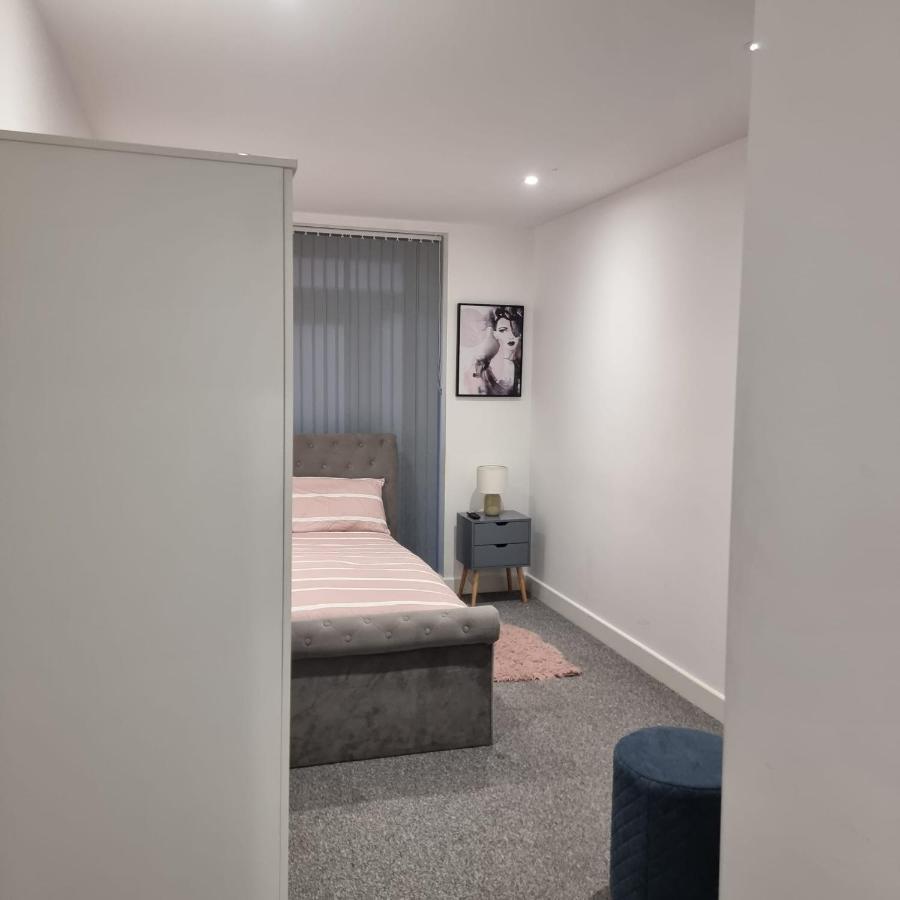 Classic 2 Bed Apartment In Oldkent Road Londen Buitenkant foto